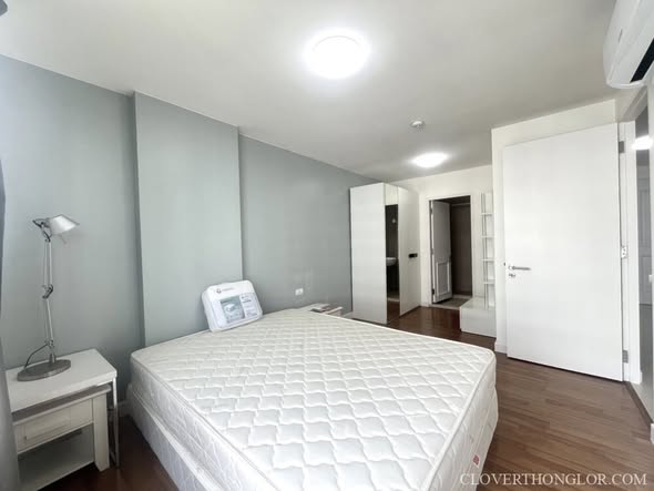 bedroom of The Clover