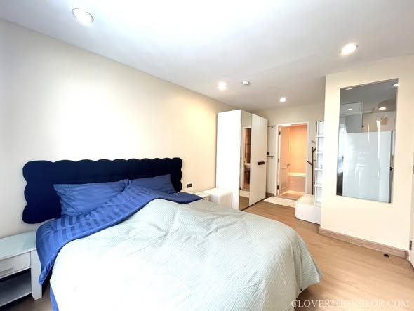 bedroom of The Clover