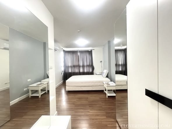 bedroom and room interior of The Clover