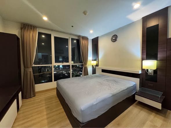 bedroom of The Complete Narathiwas