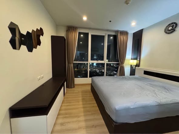 bedroom of The Complete Narathiwas