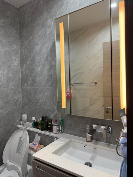 bathroom of The Crest Park Residences