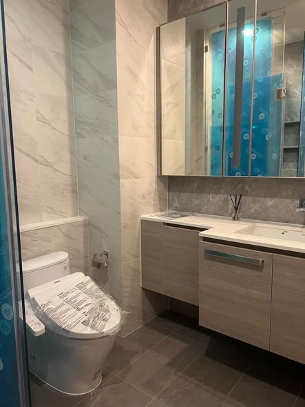 bathroom of The Crest Park Residences