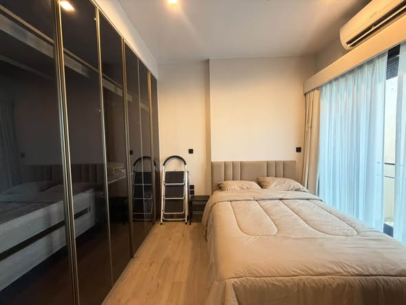bedroom of The Crest Park Residences