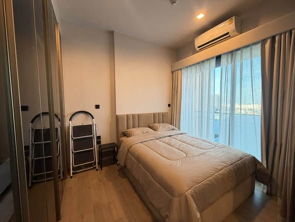 bedroom of The Crest Park Residences