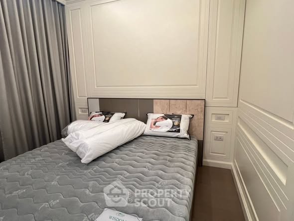 bedroom of The Crest Sukhumvit 34