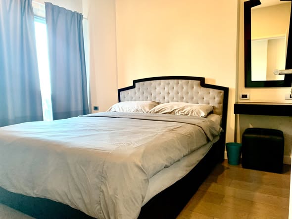 bedroom of The Crest Sukhumvit 34