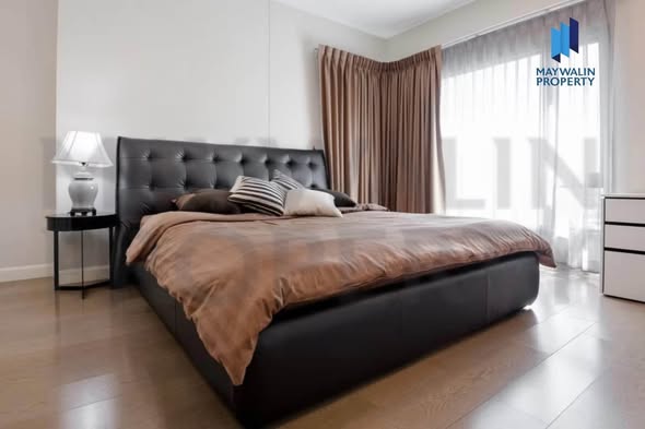 bedroom of The Crest Sukhumvit 34