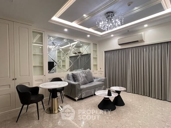 bedroom of The Crest Sukhumvit 34