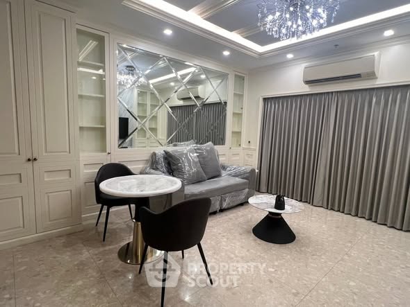 bedroom of The Crest Sukhumvit 34