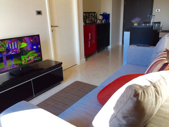 living room of The Crest Sukhumvit 34