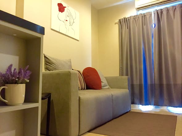 living room of The Crest Sukhumvit 34