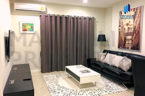 living room and bedroom of The Crest Sukhumvit 34