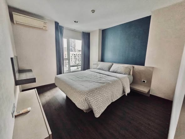 bedroom of The Crest Sukhumvit 49
