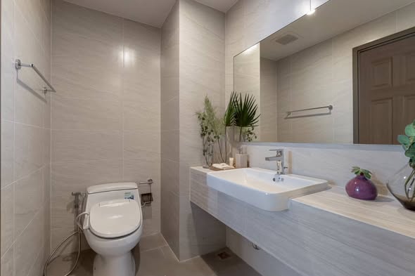 bathroom of THE CROWN Residences