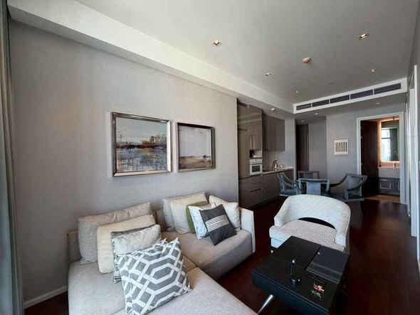 living room of The Diplomat 39