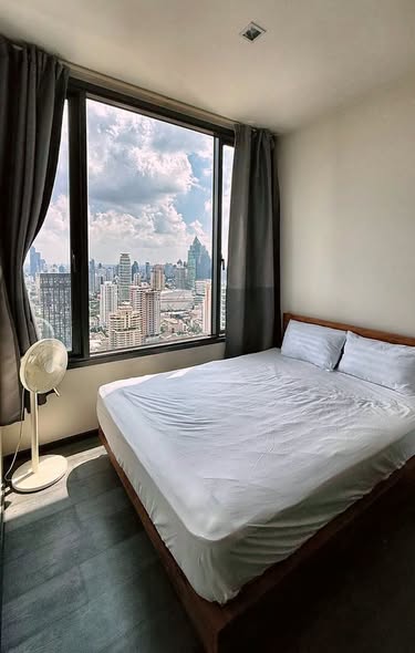 bedroom of The Edge Sukhumvit 23