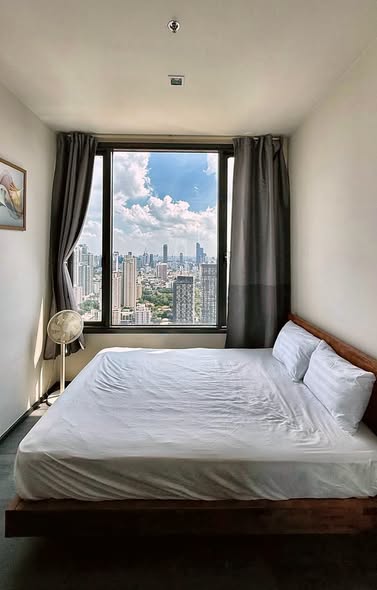 bedroom of The Edge Sukhumvit 23