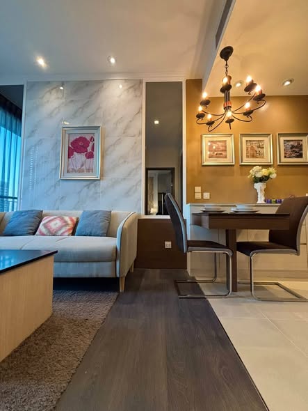living room of The Edge Sukhumvit 23