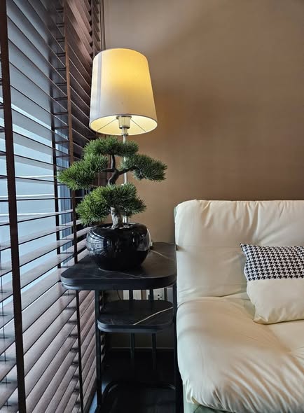 living room of The Edge Sukhumvit 23