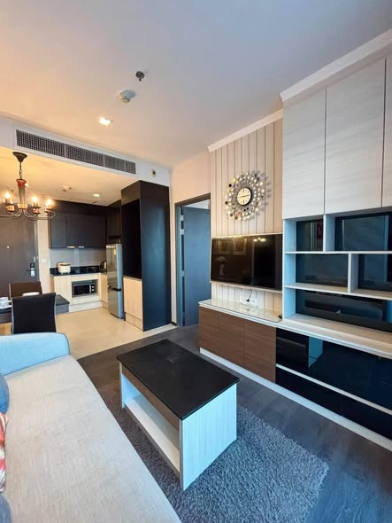 living room of The Edge Sukhumvit 23