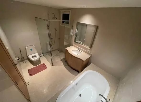 THE EMPIRE PLACE SATHON