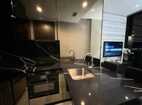kitchen of THE ESSE Sukhumvit 36