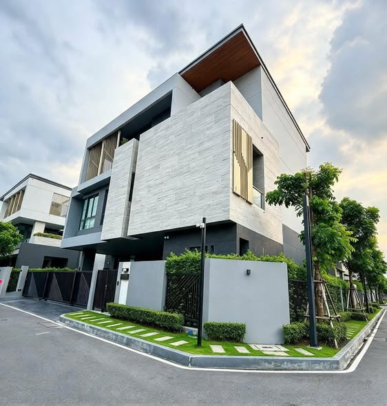 The Gentry Phatthanakan 2 เดอะ เจนทริ พัฒนาการ 2