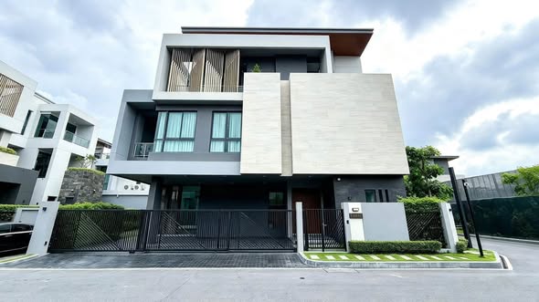 The Gentry Phatthanakan 2 เดอะ เจนทริ พัฒนาการ 2