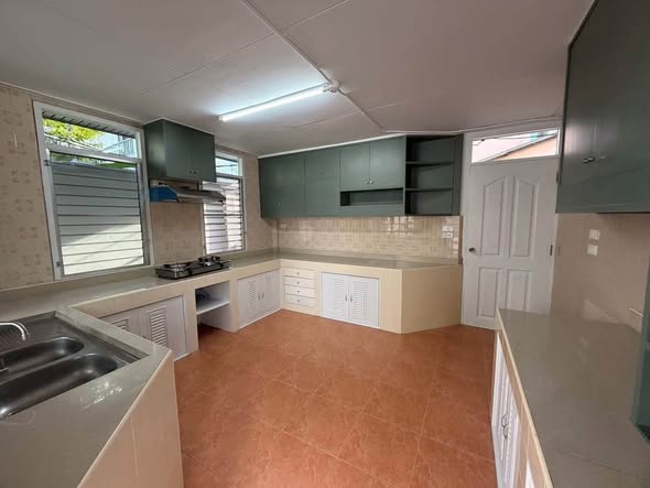 kitchen of เดอะ เจนทริ วิภาวดี (The Gentry Vibhavadi)