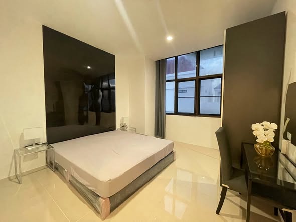 bedroom of The Greenston Thonglor Residence