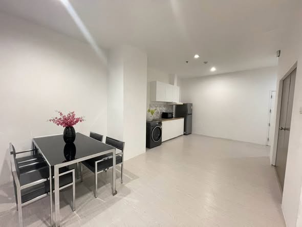 The Greenston Thonglor Residence