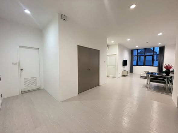 room interior of The Greenston Thonglor Residence