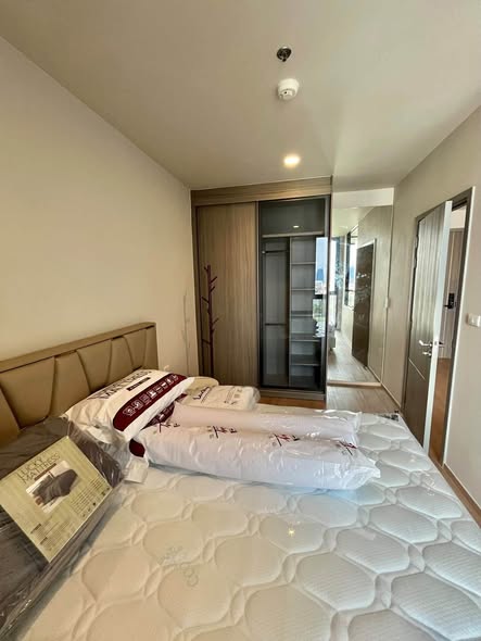 bedroom of The Issara Sathorn (ดิ อิสสระ สาทร)