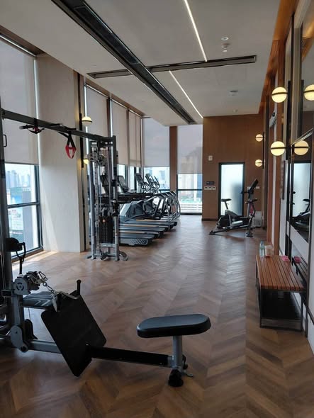 The Issara Sathorn (ดิ อิสสระ สาทร)