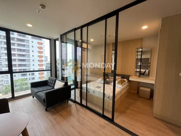 room interior of The Issara Sathorn (ดิ อิสสระ สาทร)