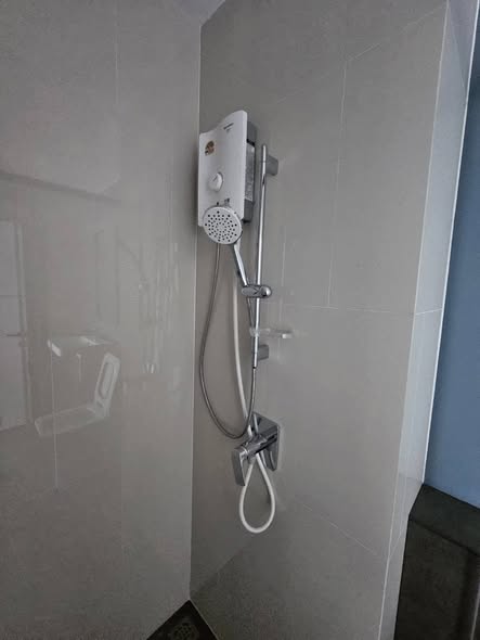 bathroom of The Key MRT Phetkasem 48