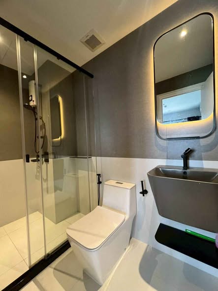 bathroom of The Key Rama 3