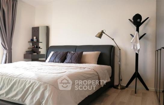 bedroom of The Key Sathon-Charoen Rat