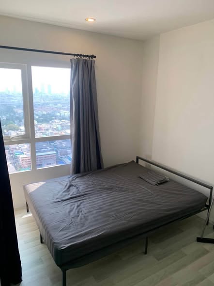 bedroom of The Key Sathon-Charoen Rat