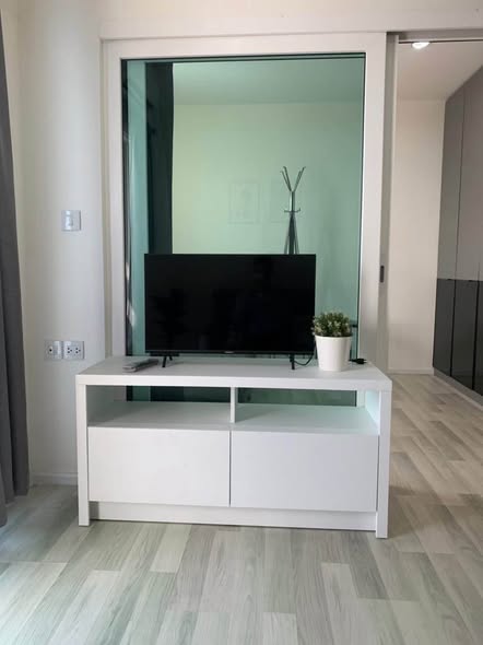 living room and room interior of The Key Sathon-Charoen Rat