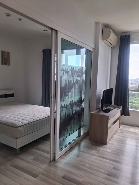 bedroom and room interior of The Key Sathon-Ratchaphruek