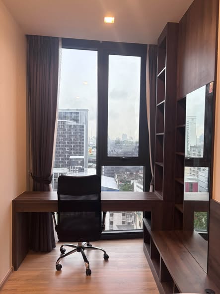 bedroom and room interior of THE LINE Phahon-Pradipat