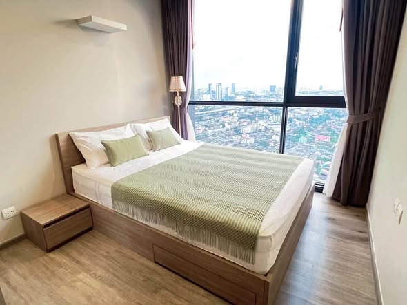 bedroom of THE LINE Wongsawang