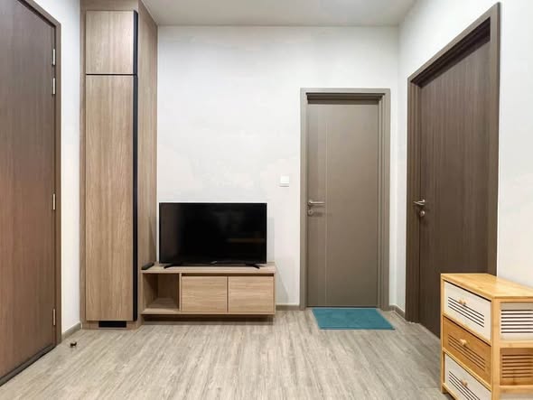 bedroom and room interior of THE LINE Wongsawang