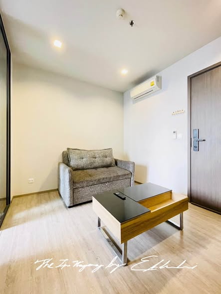 living room of THE LINE Wongsawang