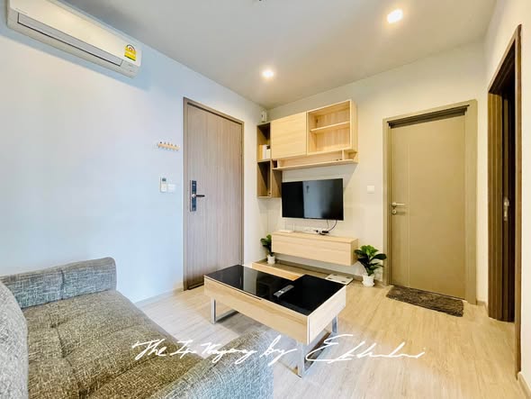 living room and kitchen of THE LINE Wongsawang