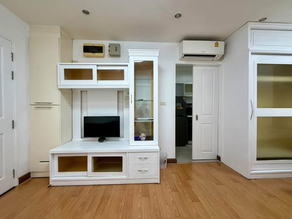 bedroom of The Link 1