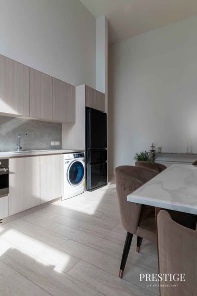 The Lofts Silom by Raimon Land