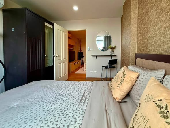 bedroom of The Log @ Sukjumvit 101/1
